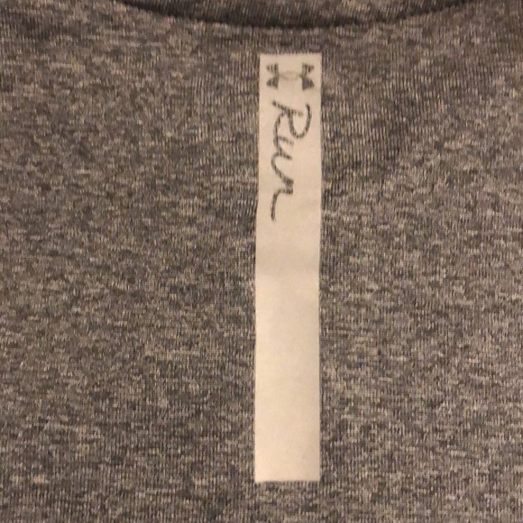 🎉4 for $20 Under Armour Run Semi-fitted Tee, medium - Picture 4 of 5